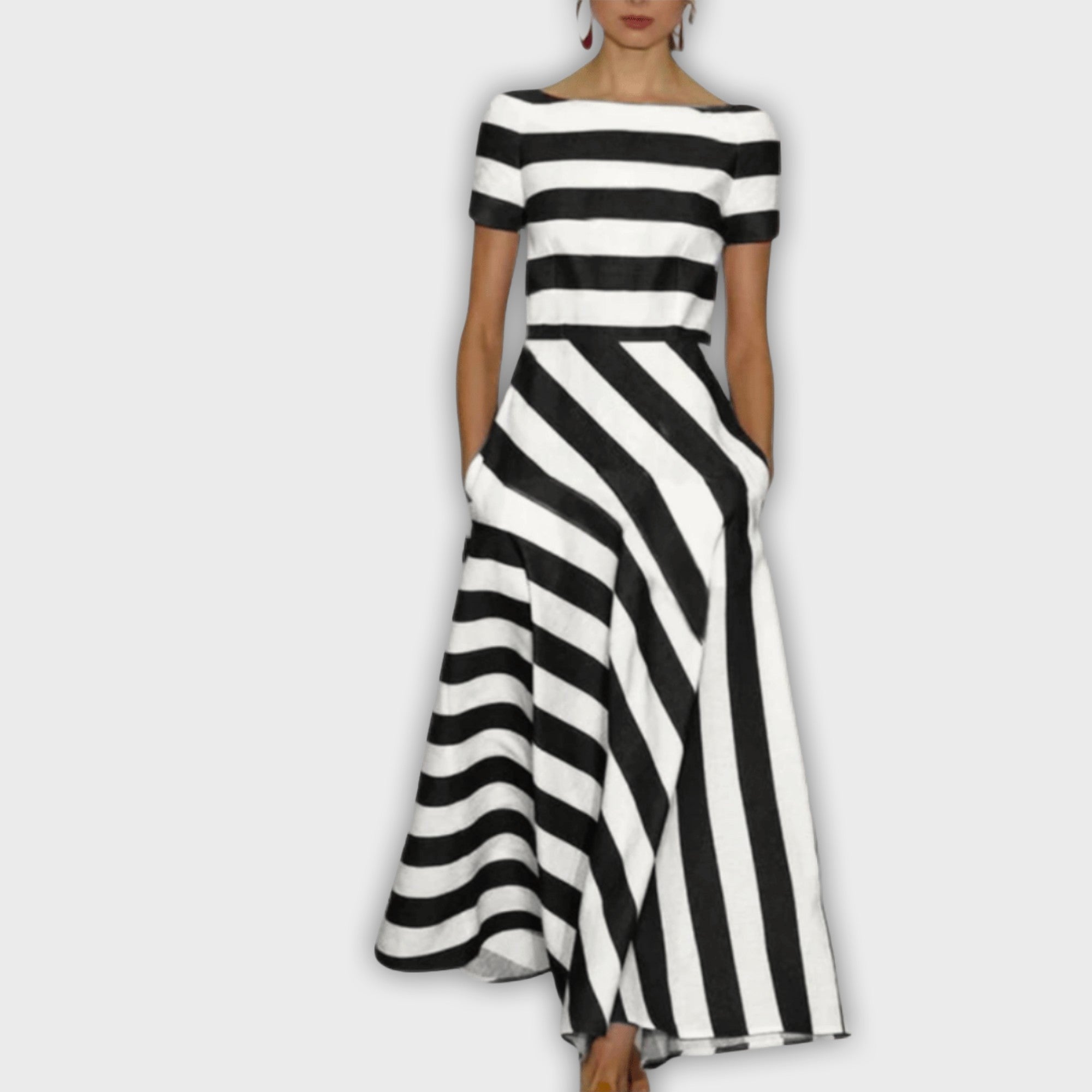 Striped Maxi Coat - Elegant and Comfortable for Every Occasion