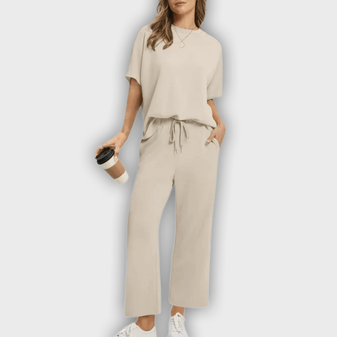 Comfortable Top and Pants Set for Women - Elegant and Relaxing