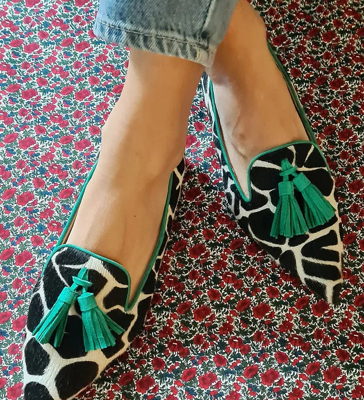 GIULIA | Refined pointed loafers with elegant decorative tassels