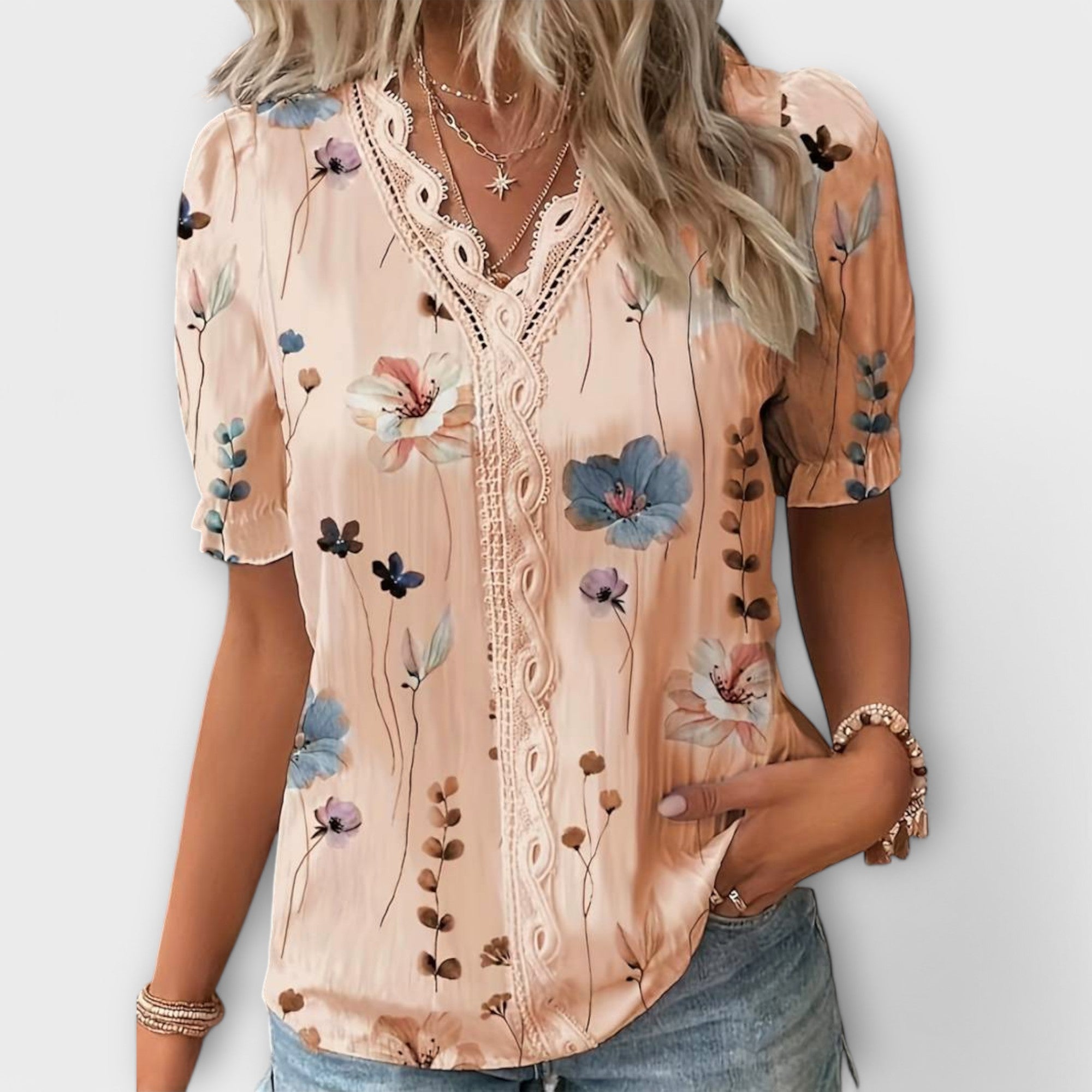 Emily Shirt with V-Neck in a Relaxed and Elegant Fit