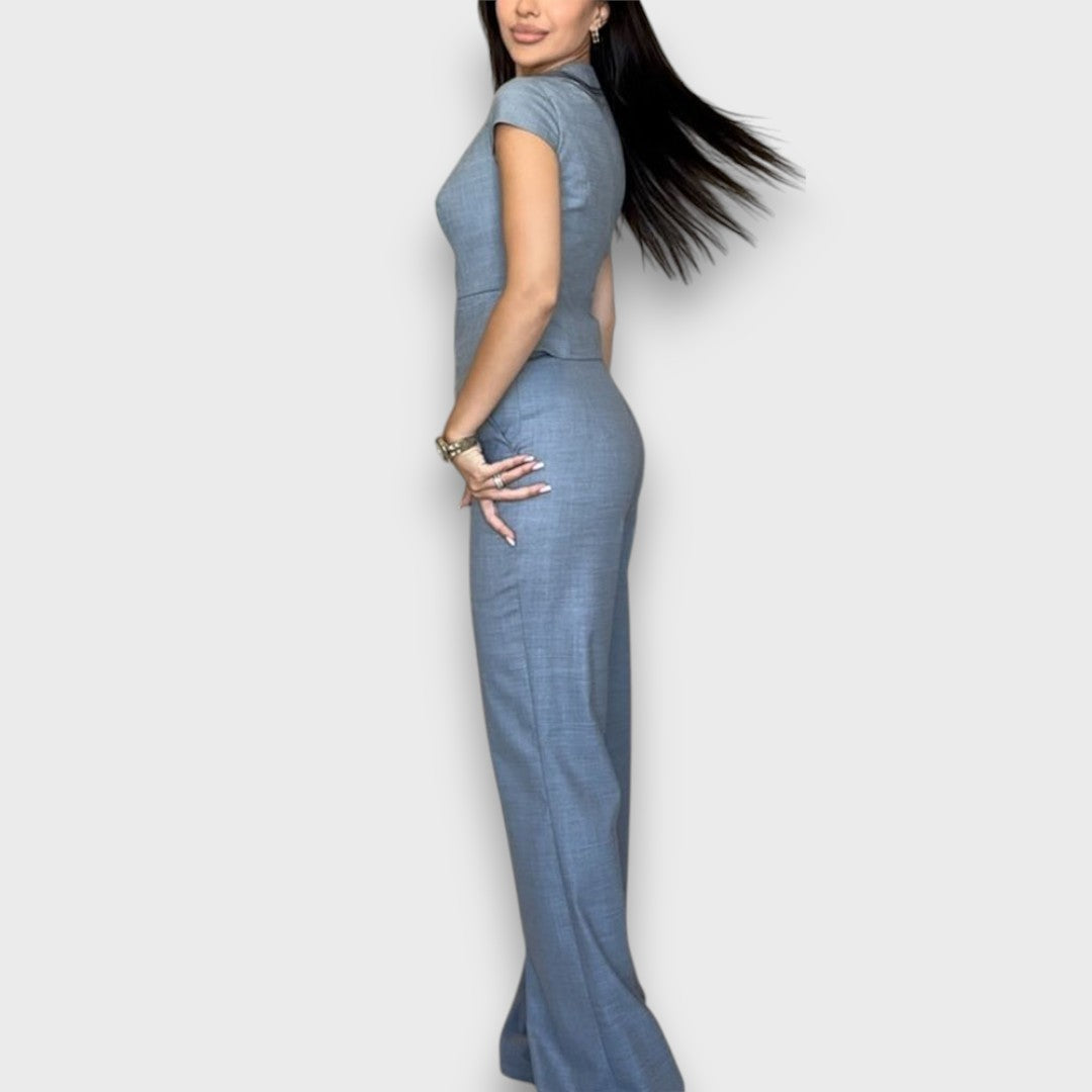 Laura – Elegant Set with a Feminine Silhouette
