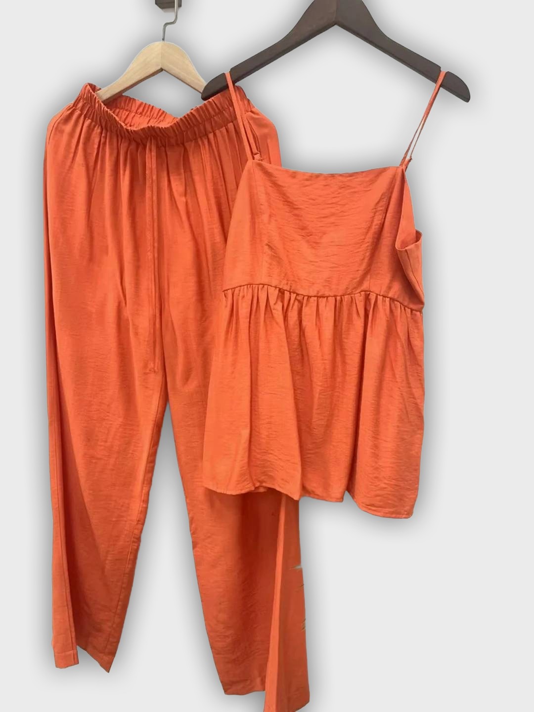Two-Piece Summer Set with Top and Wide Pants - Elegant and Relaxed Look