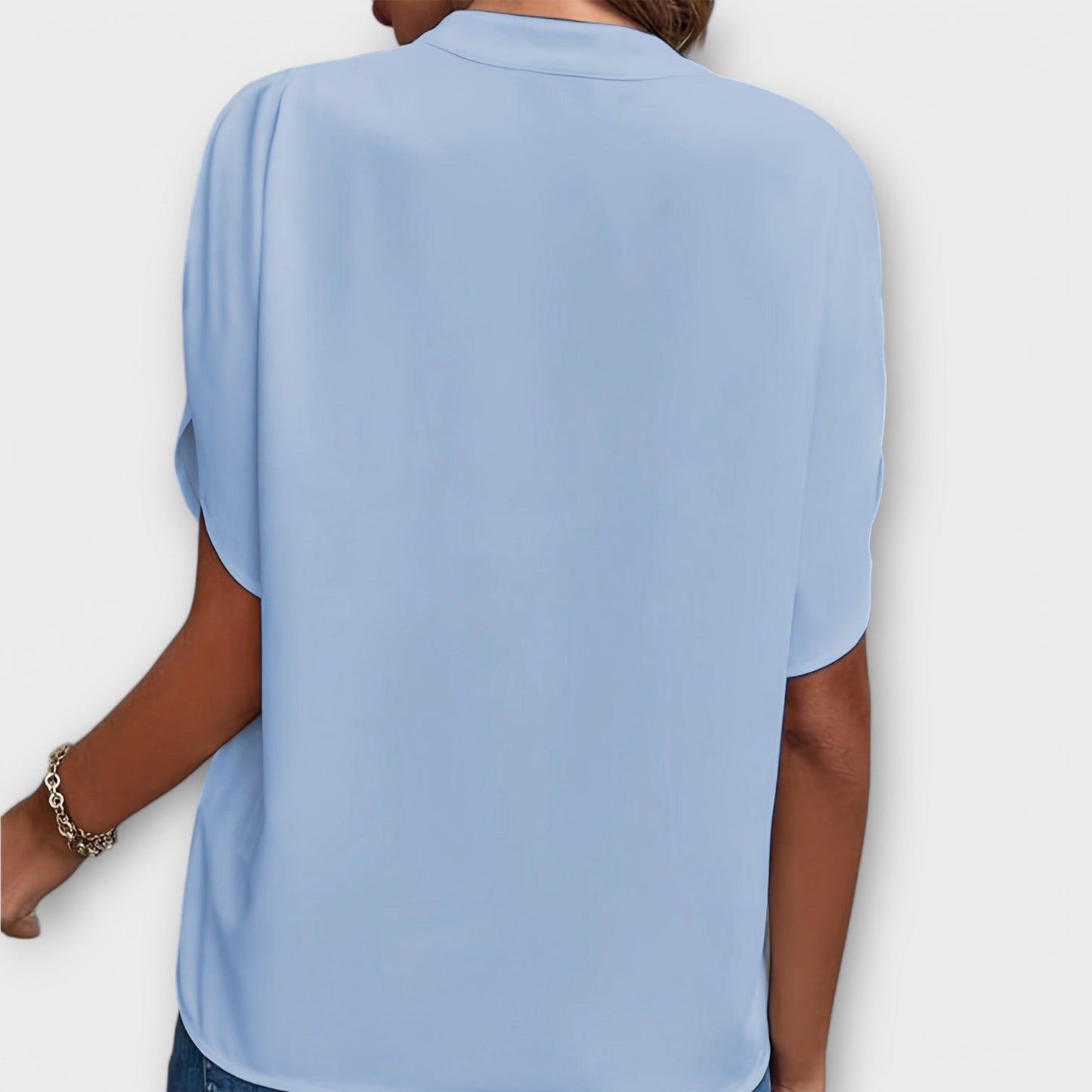 Elegant and Lightweight Women's Shirt