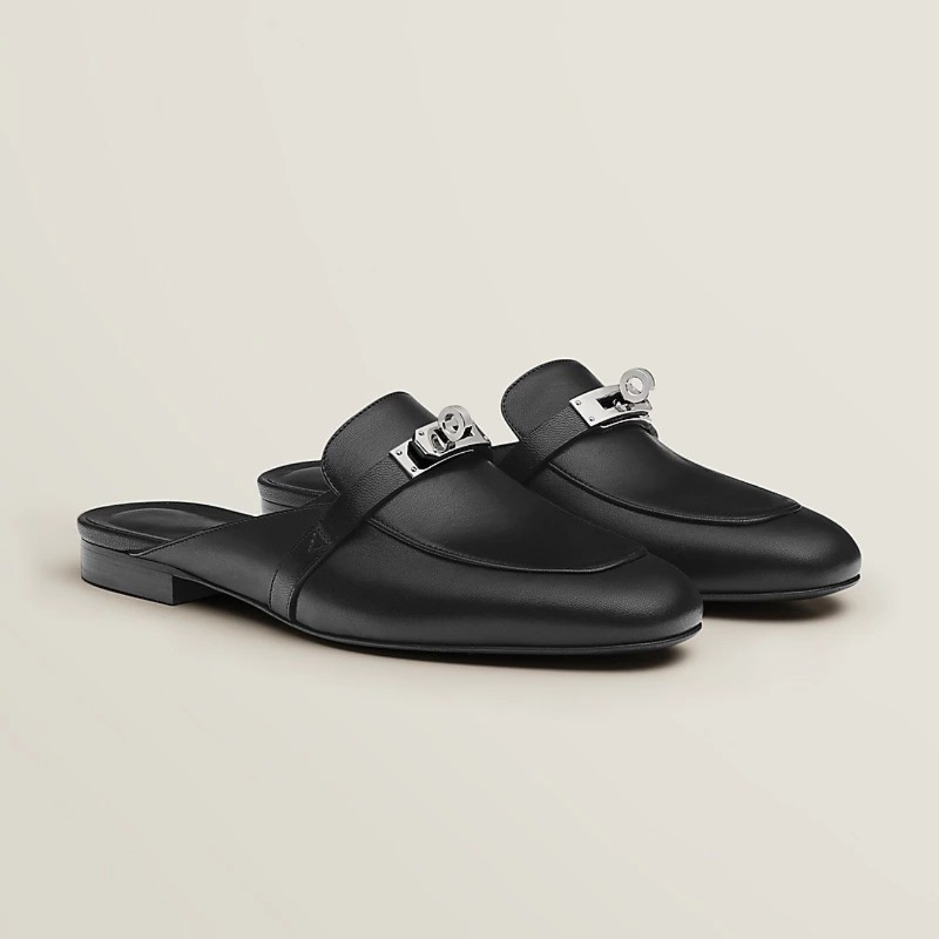 SERENA | Refined mules with an elegant and timeless style
