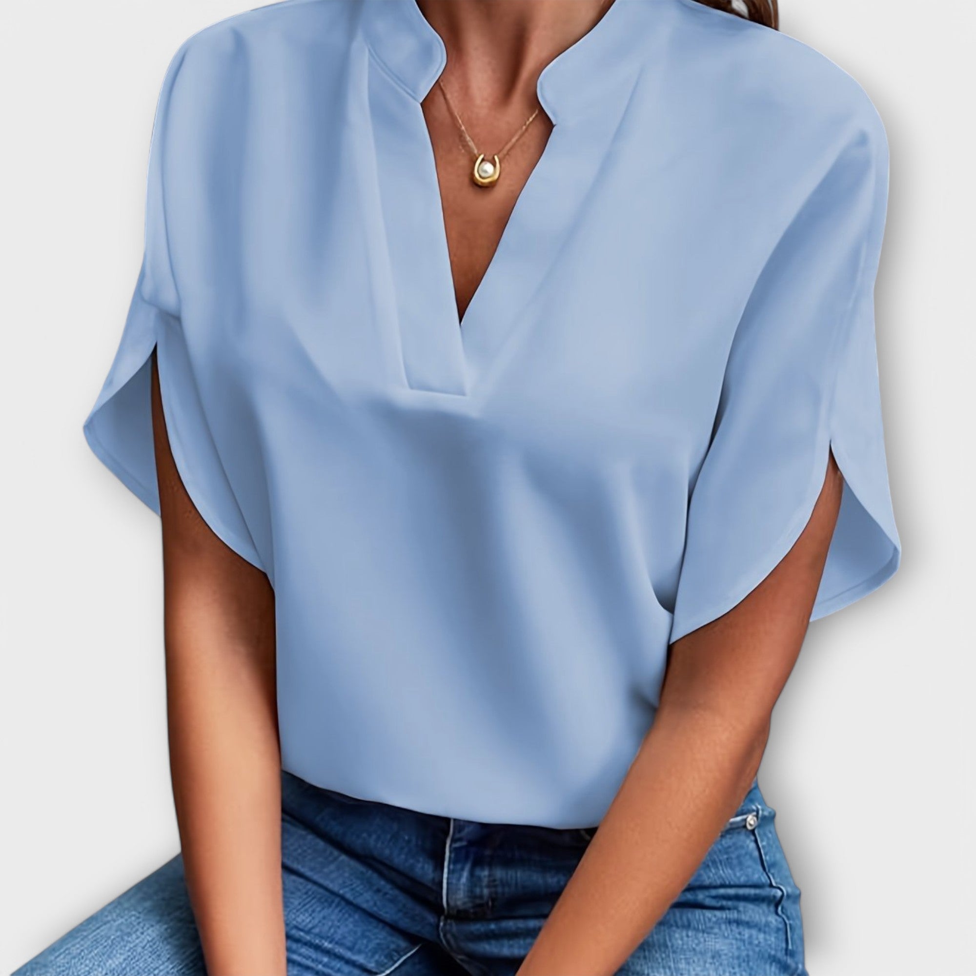 Elegant and Lightweight Women's Shirt