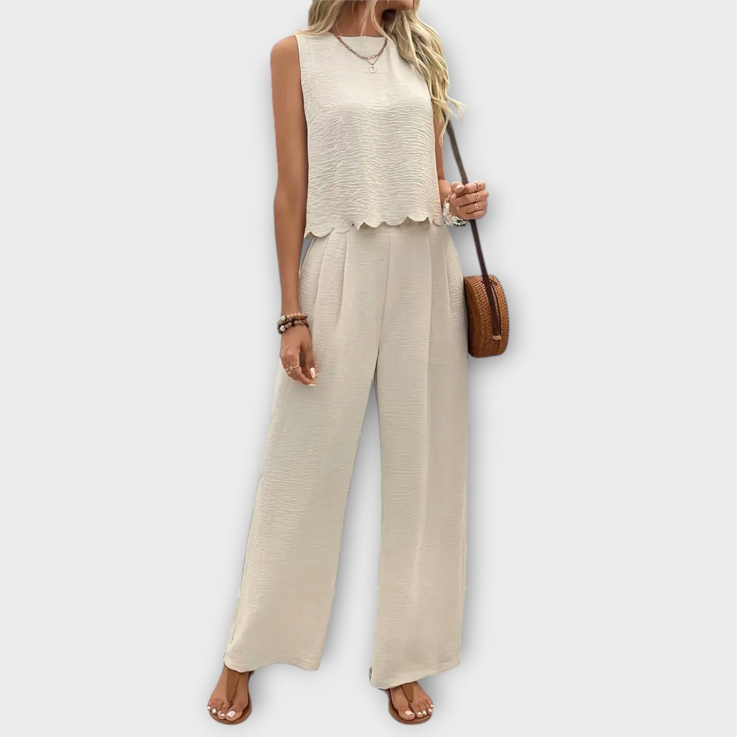 Valeria - Vest with Floral Edges and Long Pants