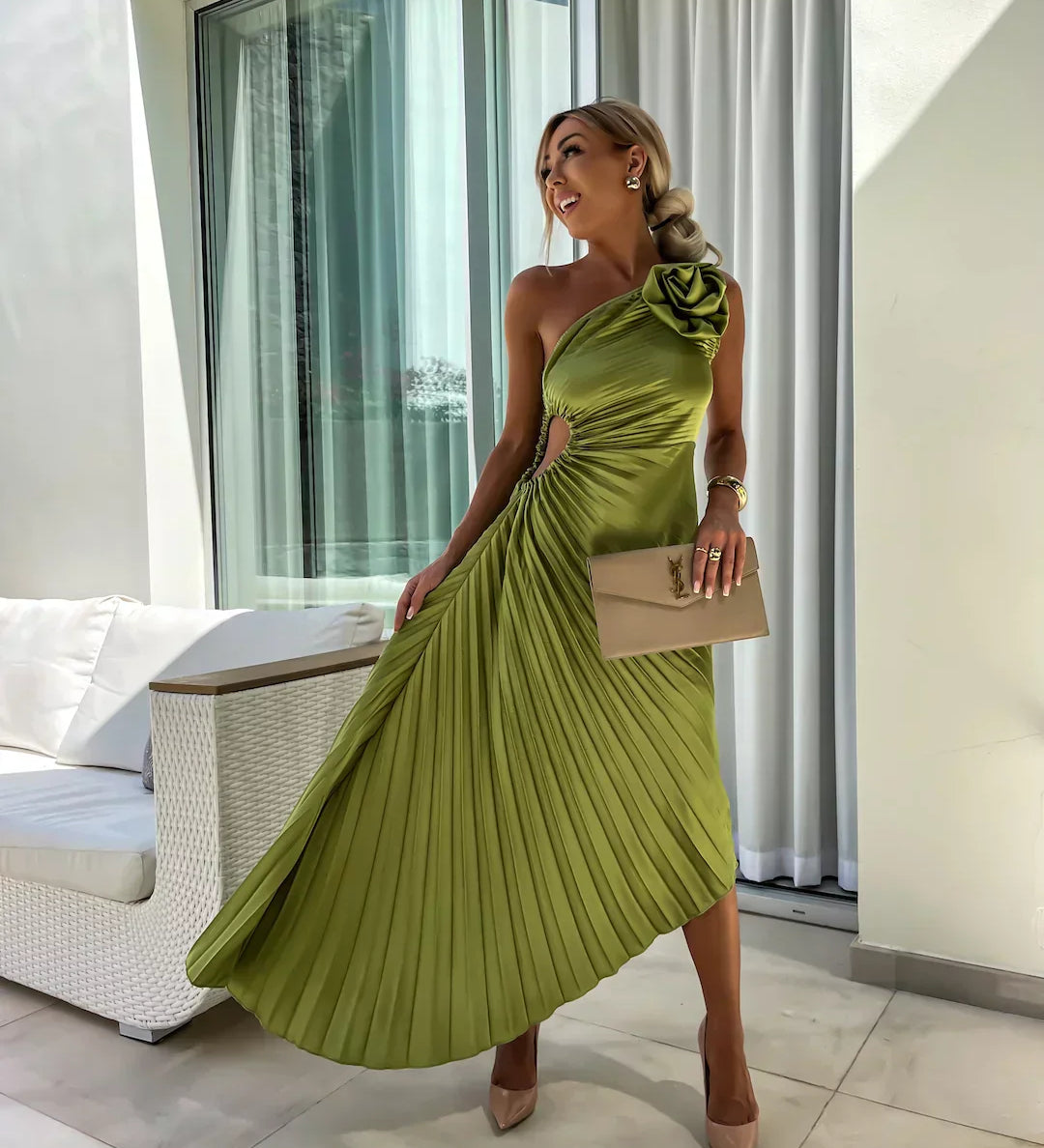 Lizbeth - Dress with Floral Shoulders