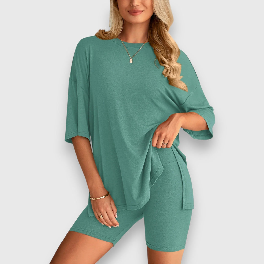 Malia – Oversized T-Shirt and Shorts Lounge Set