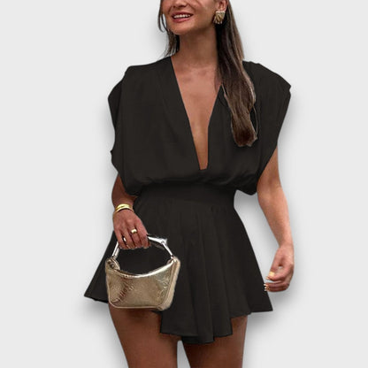 Arian – Elegant Shorts with V-Neck
