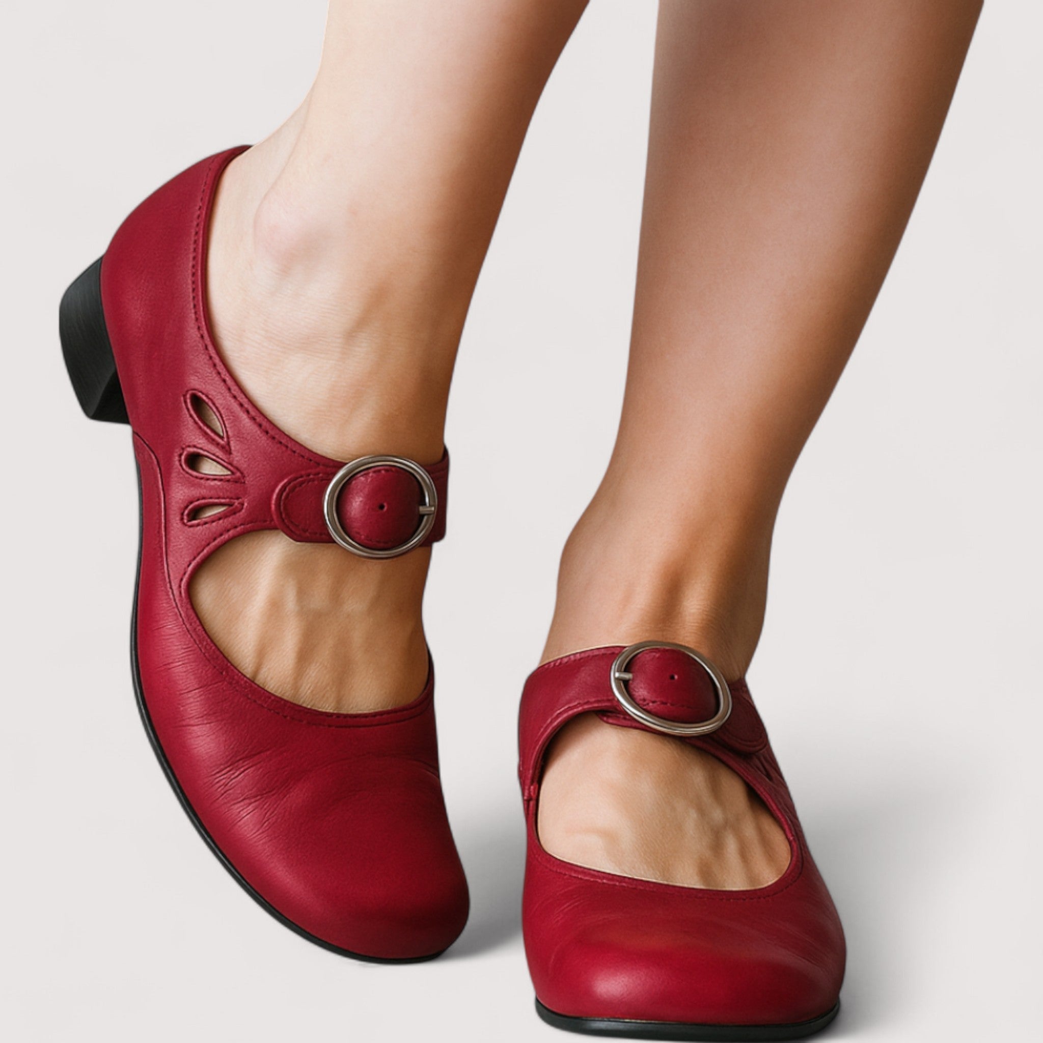 Clara - Elegant and Versatile Top