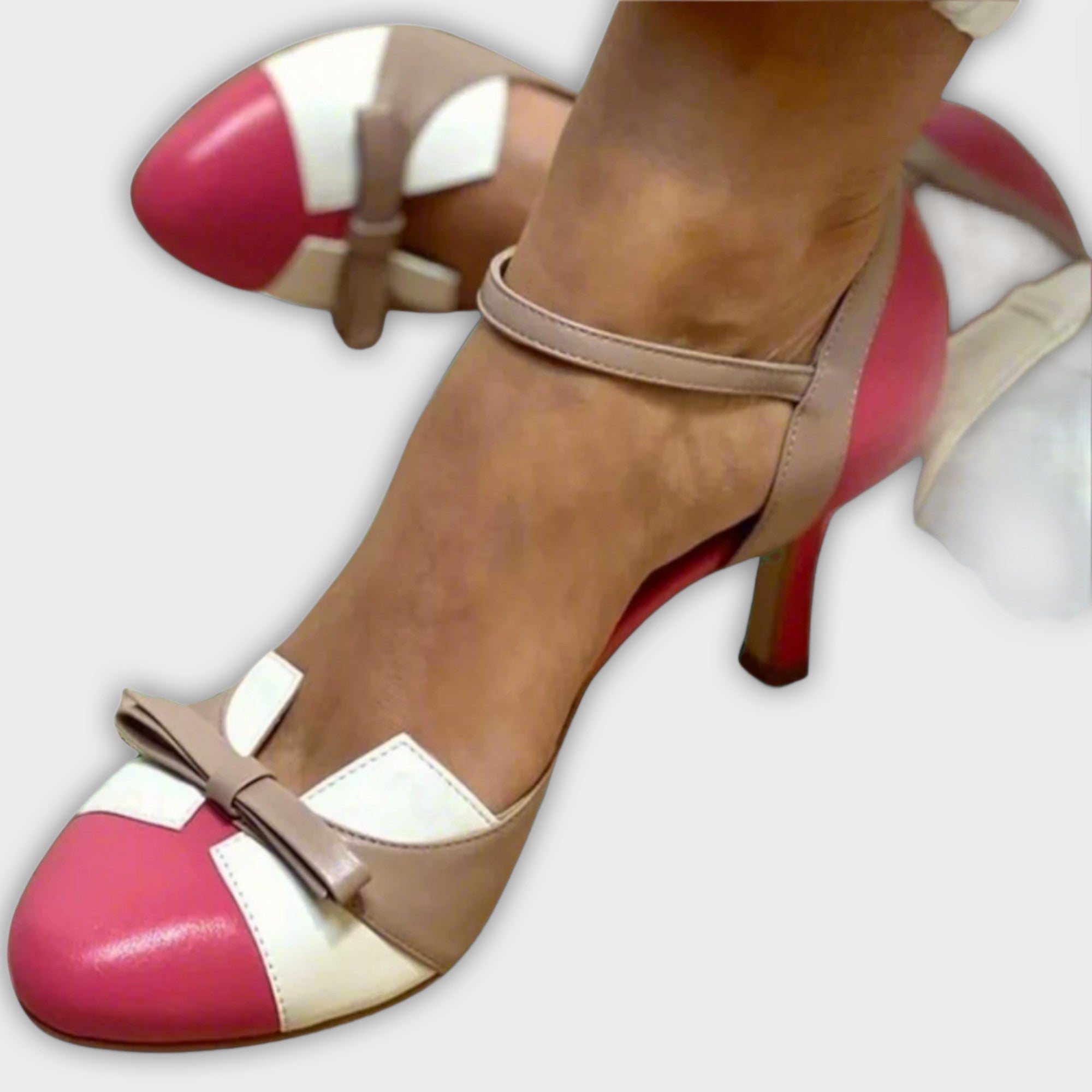 Orthopedic sandals for everyday comfort.