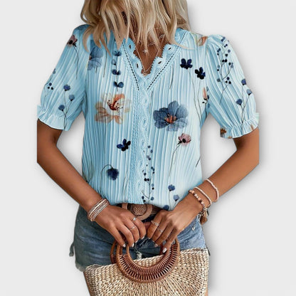 Emily Shirt with V-Neck in a Relaxed and Elegant Fit