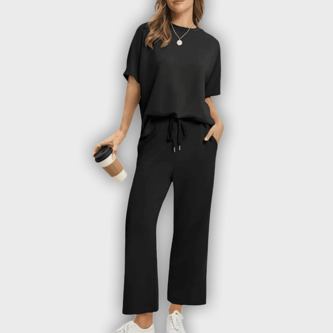 Comfortable Top and Pants Set for Women - Elegant and Relaxing