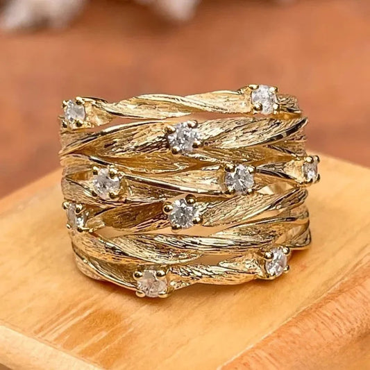 Traditional Gold Ring with Luxurious Design