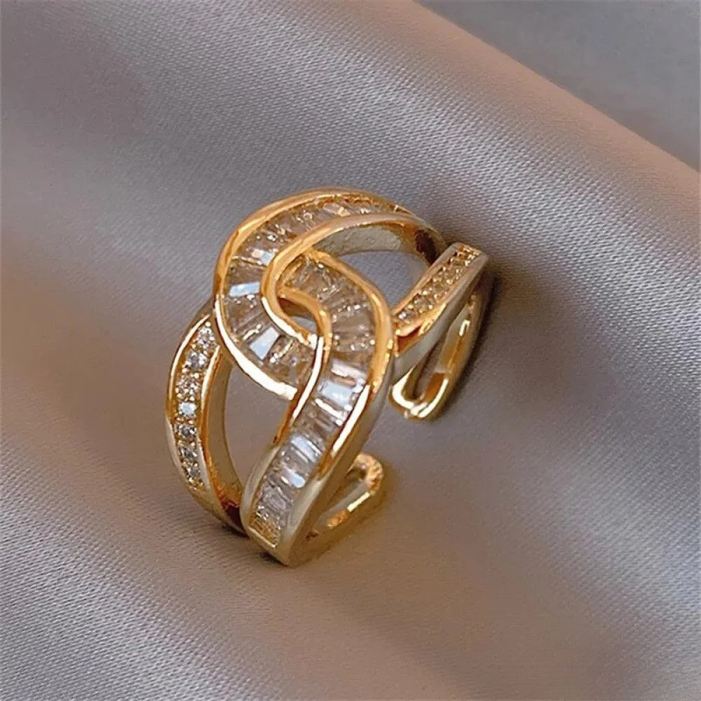 Designed Knot Ring – Laura Collection