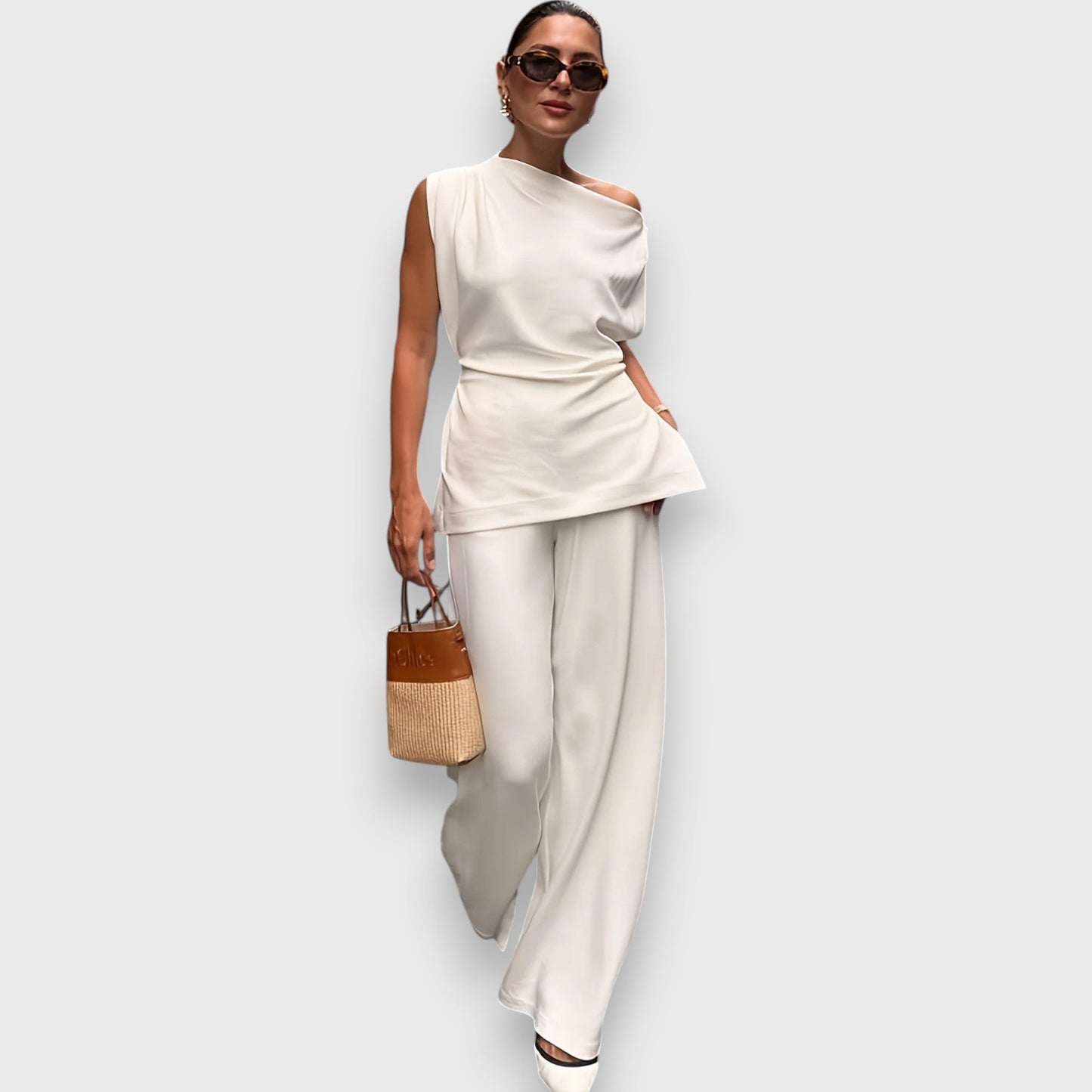 Abelyn – Asymmetrical Two-Piece Suit in White