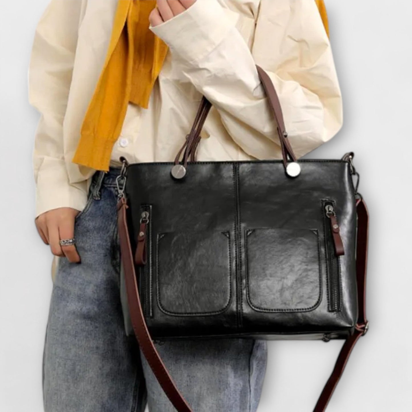 Laura's Elegant Leather Bag - Functional and Stylish Tote Bag