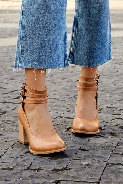 Ksilada | Plain sandals with ankle strap and thick sole