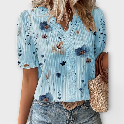 Emily Shirt with V-Neck in a Relaxed and Elegant Fit