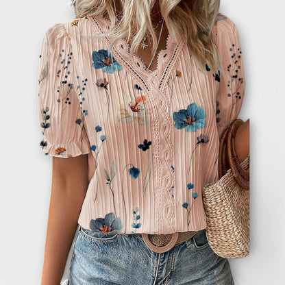 Emily Shirt with V-Neck in a Relaxed and Elegant Fit
