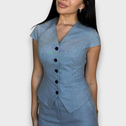 Laura – Elegant Set with a Feminine Silhouette