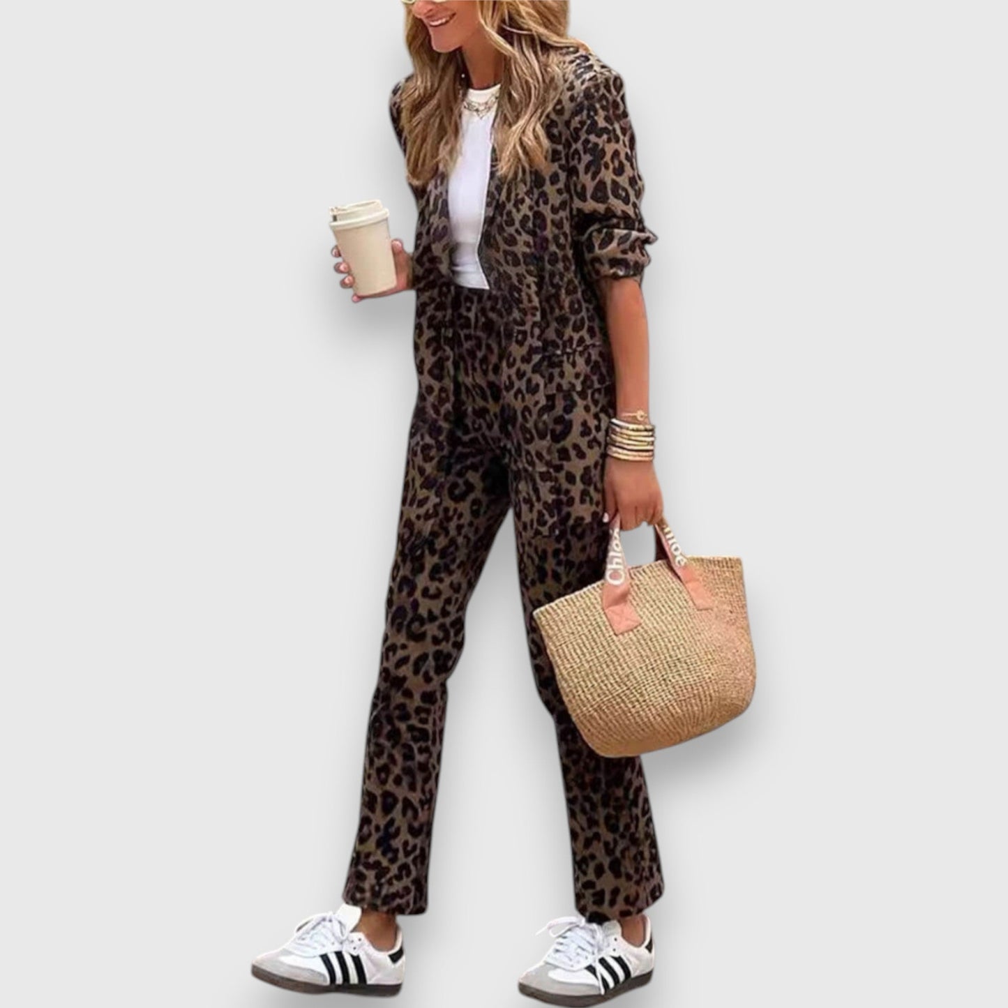 Zyra – Panther Suit with Urban Vibe