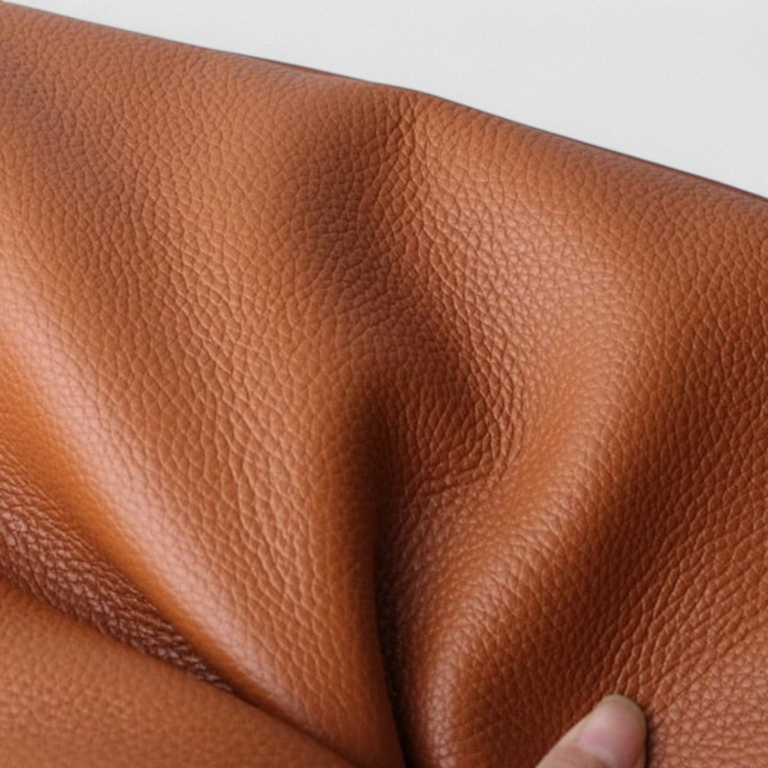 Pera - Elegant and Timeless Shoulder Bag