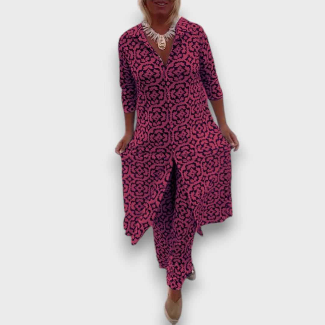 Novea – Two-Piece Suit with Graphic Design