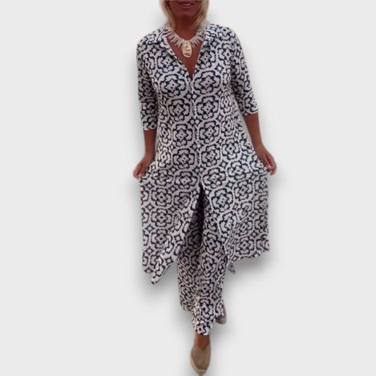 Novea – Two-Piece Suit with Graphic Design