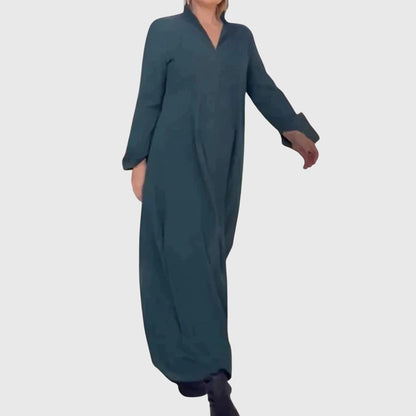 "Elena" | Elegant dress made of soft velvet.
