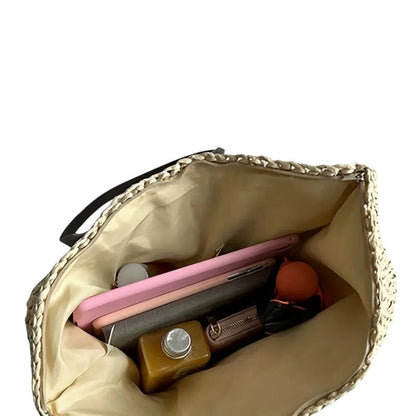 Laura's Woven Carry Bag - Functionality and Elegance