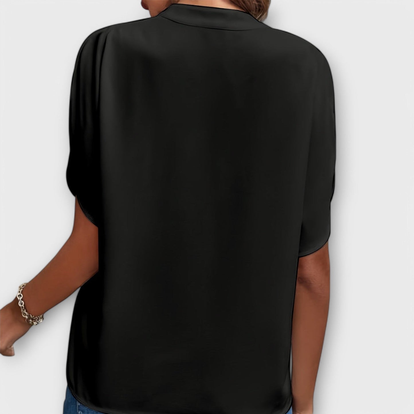 Elegant and Lightweight Women's Shirt