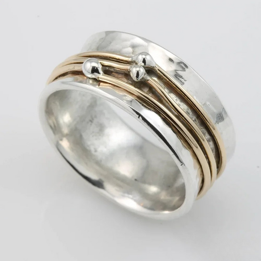 Retro Ring - A Luxurious and Unique Jewelry Piece