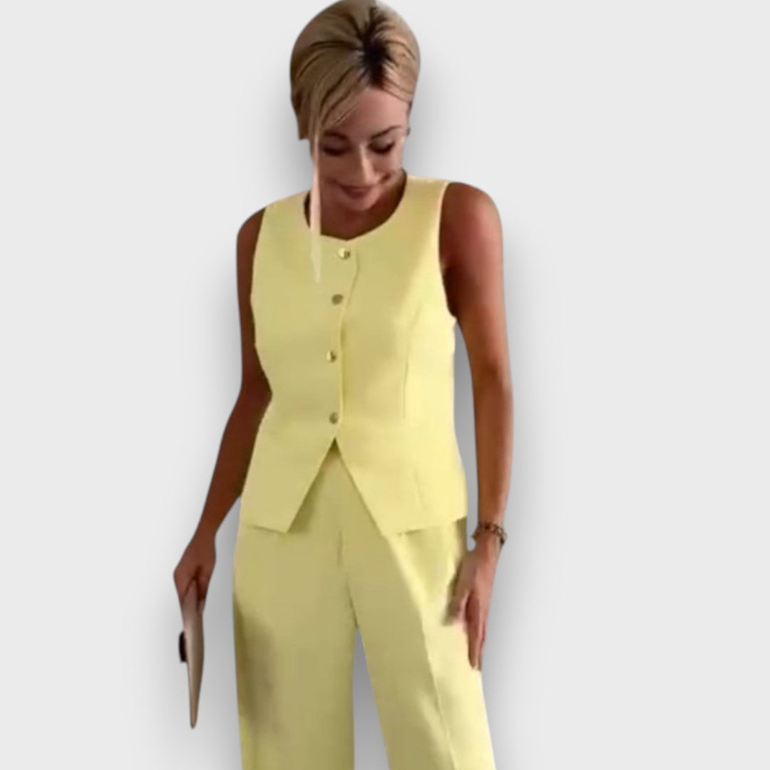 Milia – Women's Suit with Vest and Wide Legs