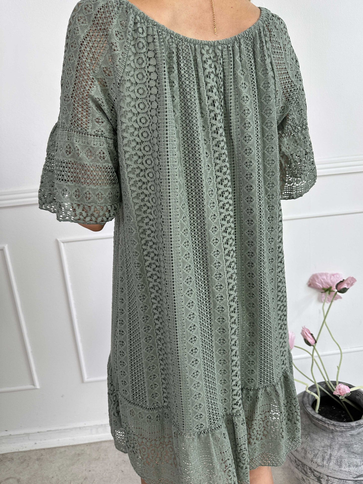 Galatea Sleeves - Dress Made of Soft Lace Cotton
