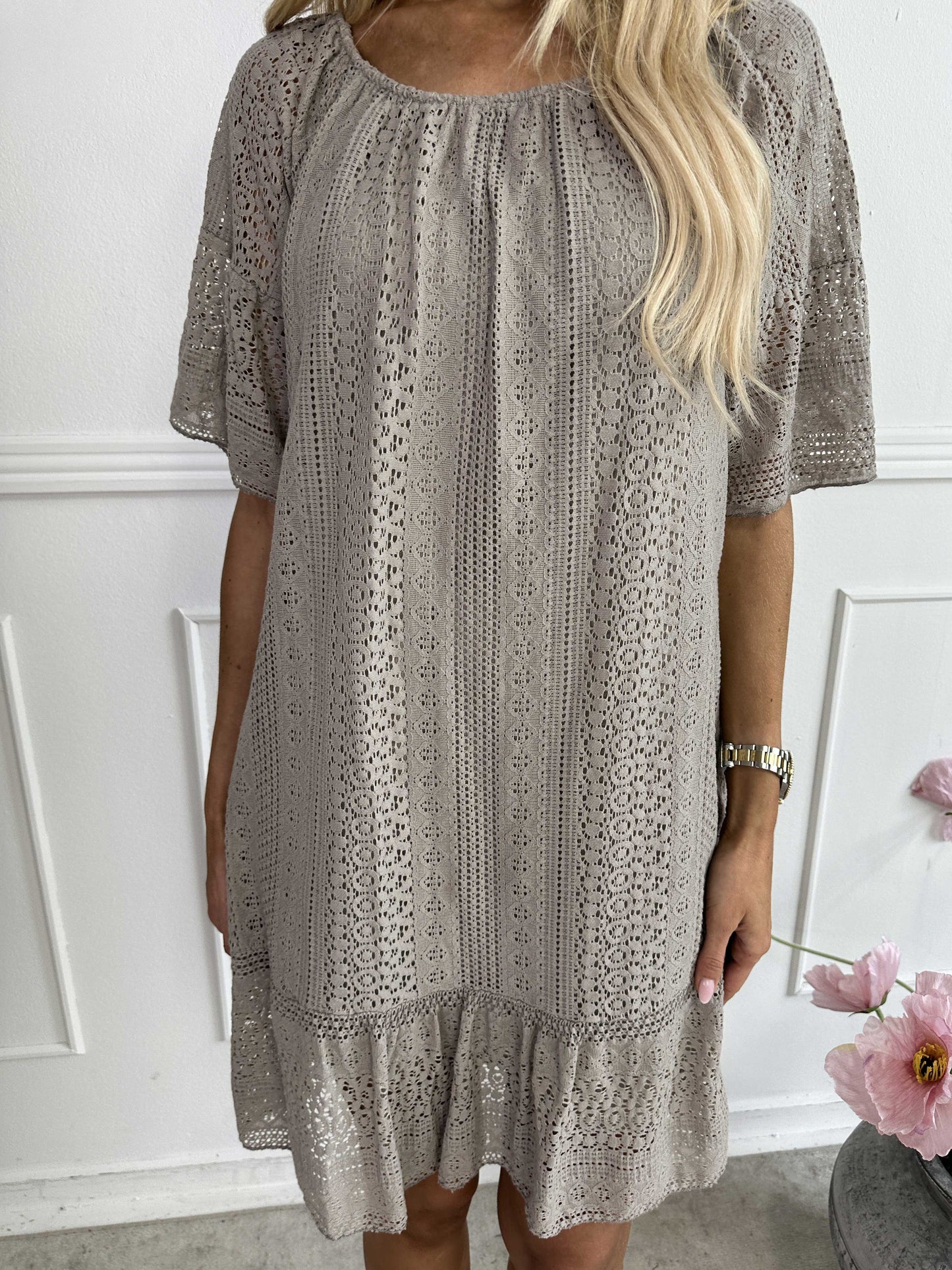 Galatea Sleeves - Dress Made of Soft Lace Cotton