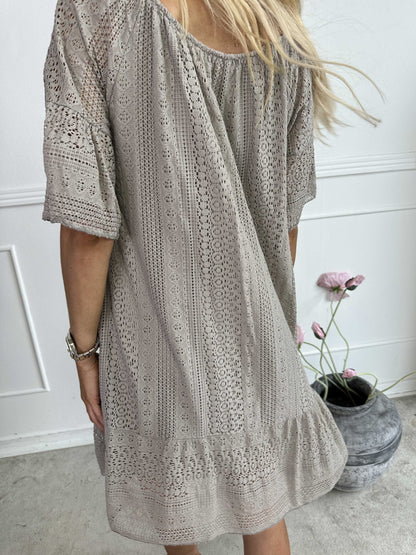 Galatea Sleeves - Dress Made of Soft Lace Cotton