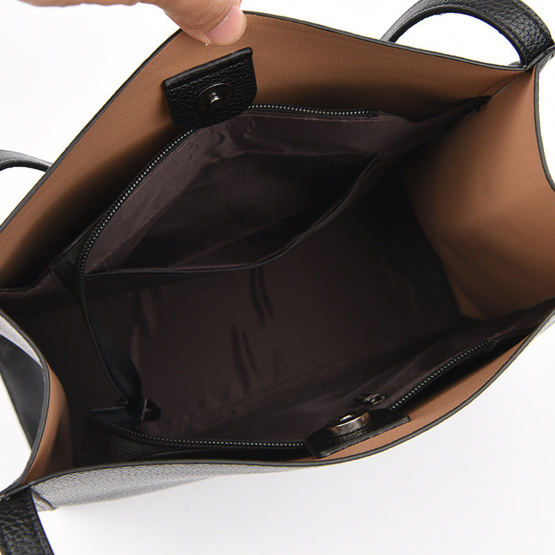 Pera - Elegant and Timeless Shoulder Bag