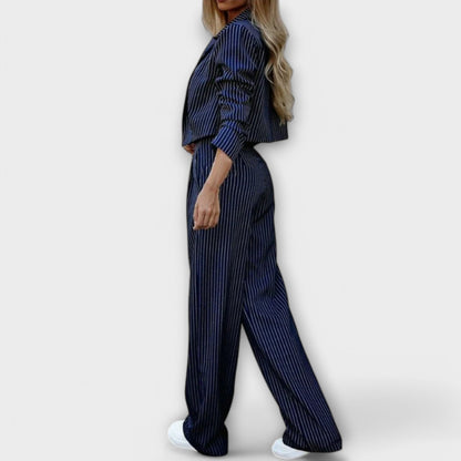 Alexi – Set with Relaxed Elegance