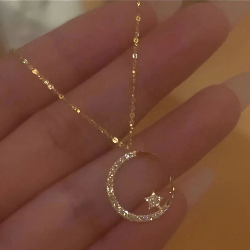 Celest | Necklace with Star Pendant Made of Zirconia