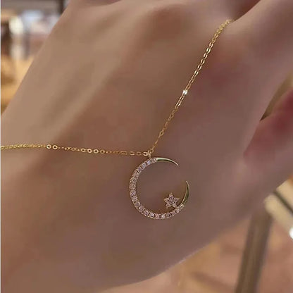 Celest | Necklace with Star Pendant Made of Zirconia