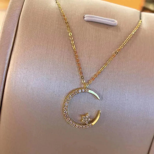 Celest | Necklace with Star Pendant Made of Zirconia