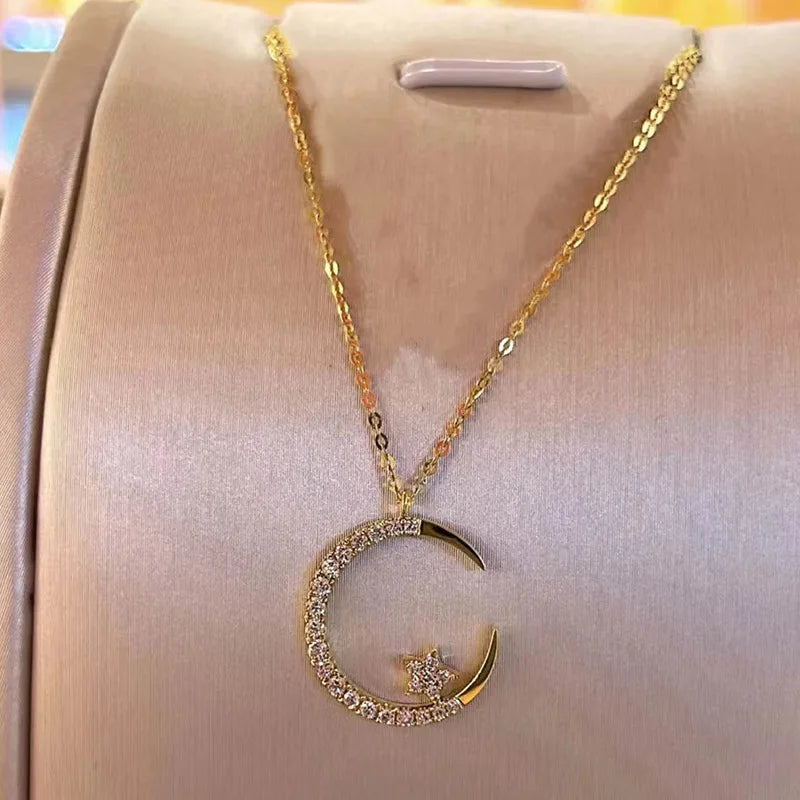 Celest | Necklace with Star Pendant Made of Zirconia
