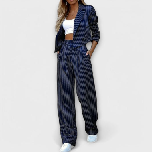 Alexi – Set with Relaxed Elegance
