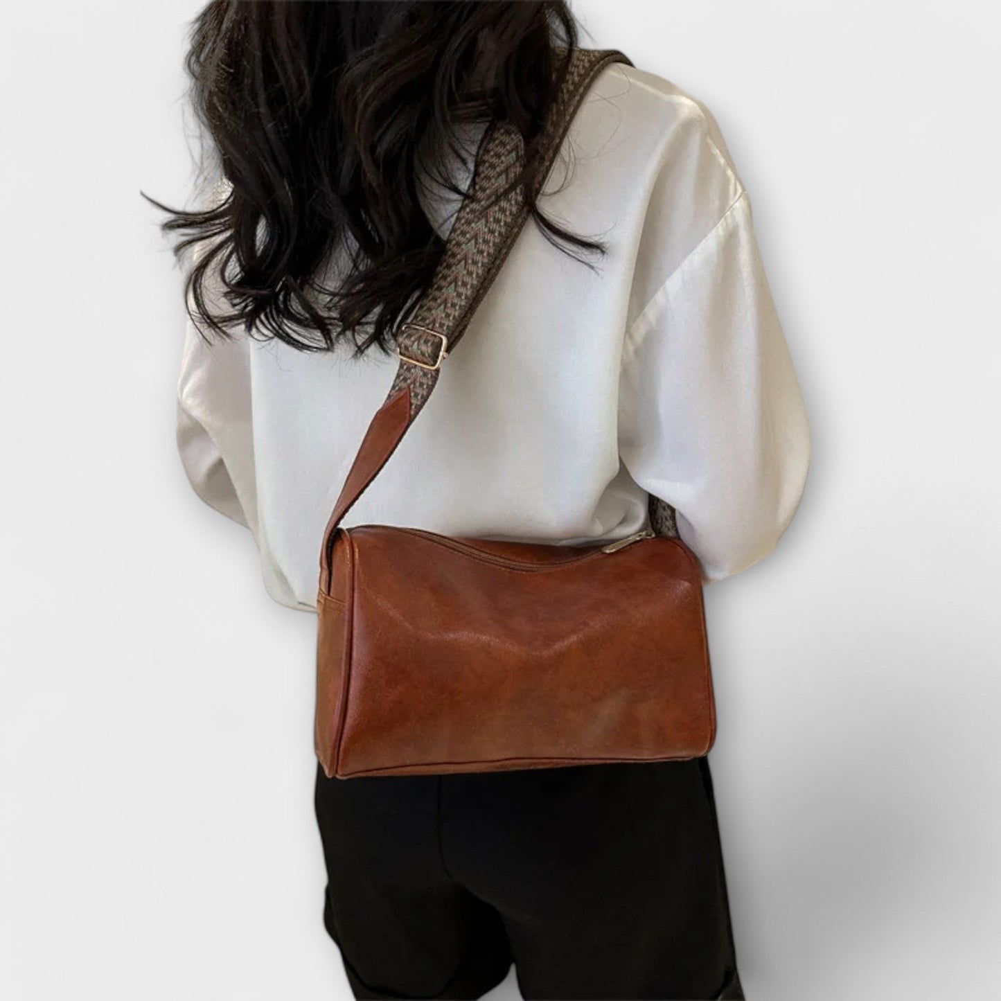 Laura Vintage Side Bag - Comfortable and Impressive Design