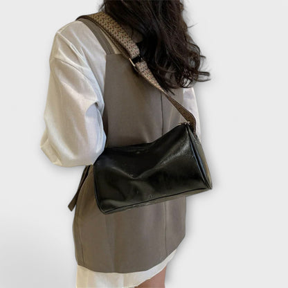 Laura Vintage Side Bag - Comfortable and Impressive Design