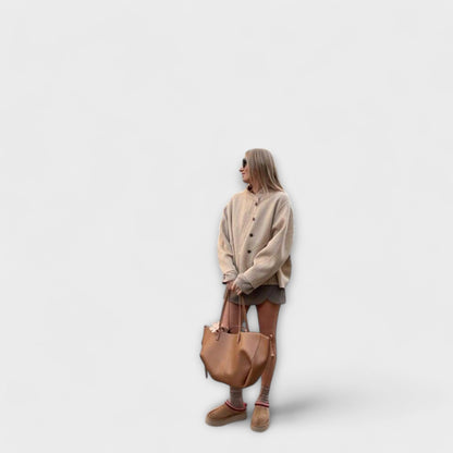 Laura's Vintage Leather Tote Bag – Luxurious Look and Perfect Functionality