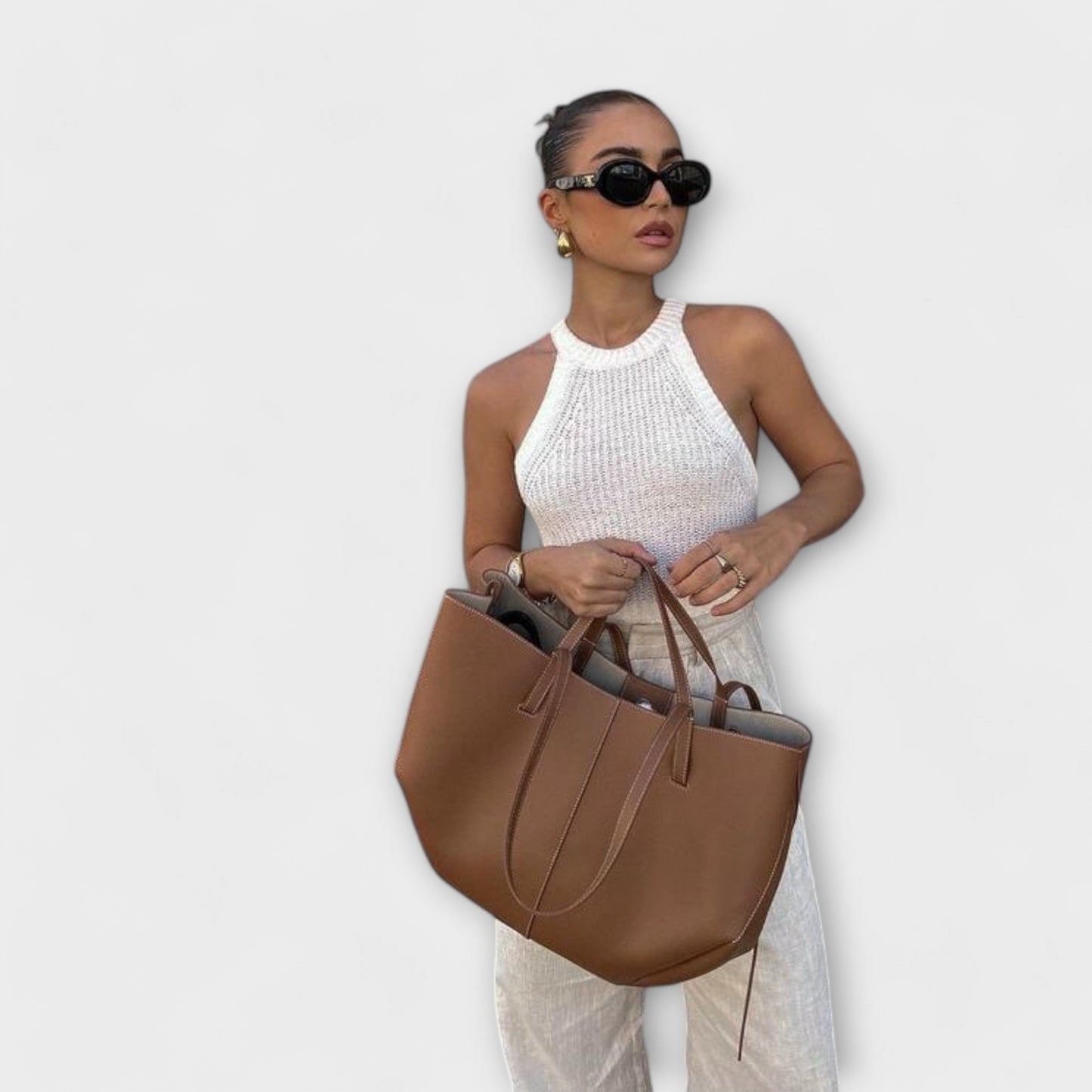 Laura's Vintage Leather Tote Bag – Luxurious Look and Perfect Functionality