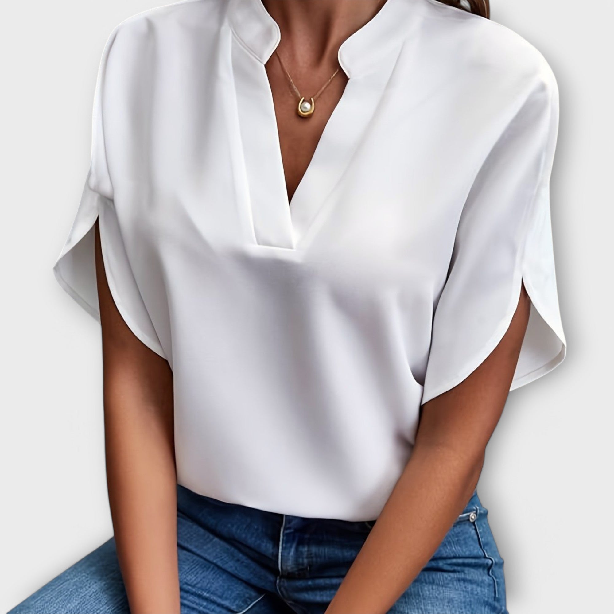 Elegant and Lightweight Women's Shirt