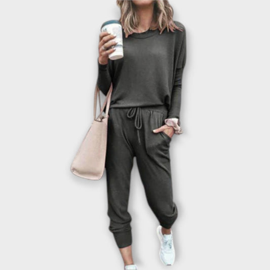 Claire - Comfortable Set
